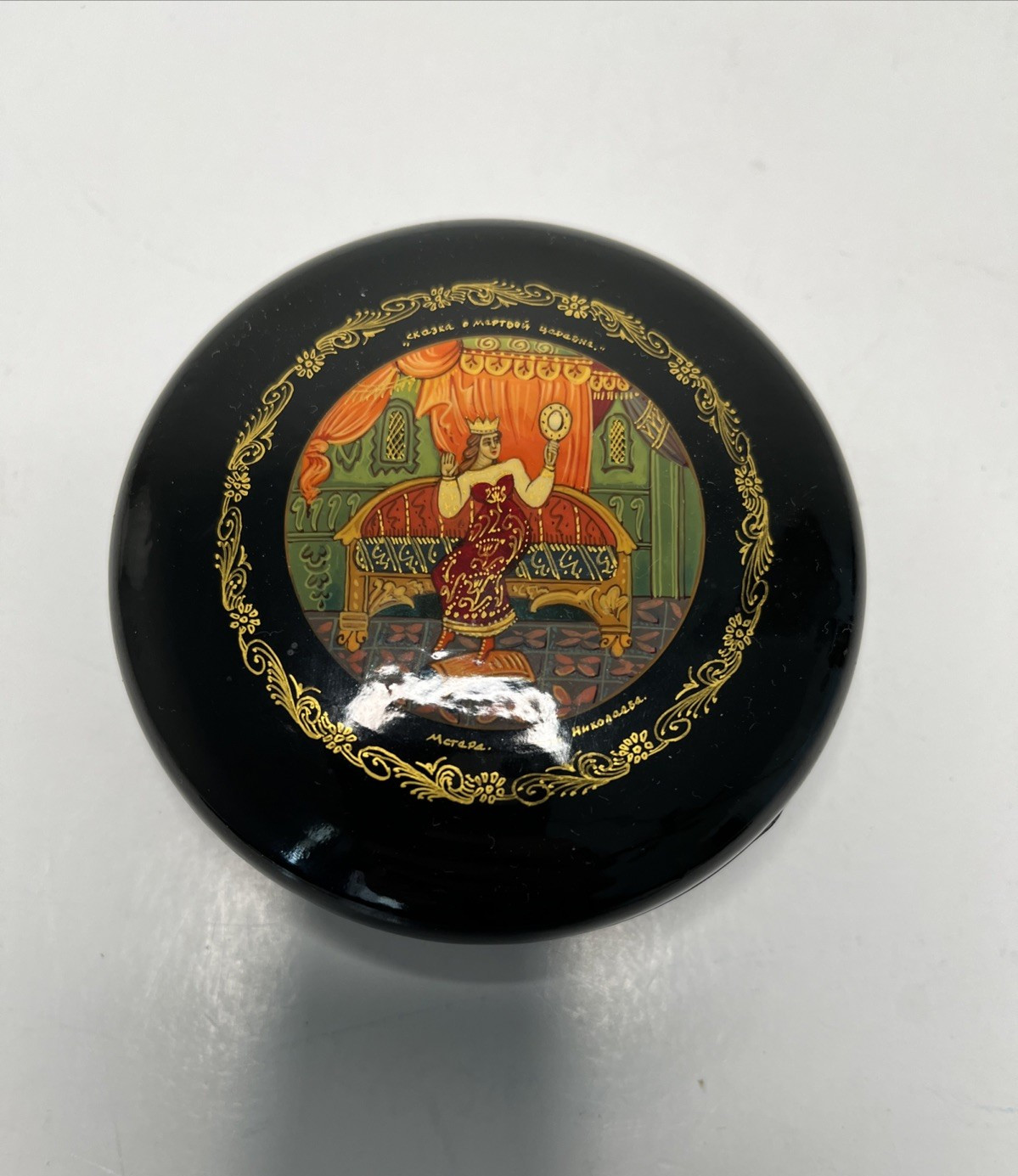 Vintage Russian Lacquer Hand-Painted Small Trinket Box
