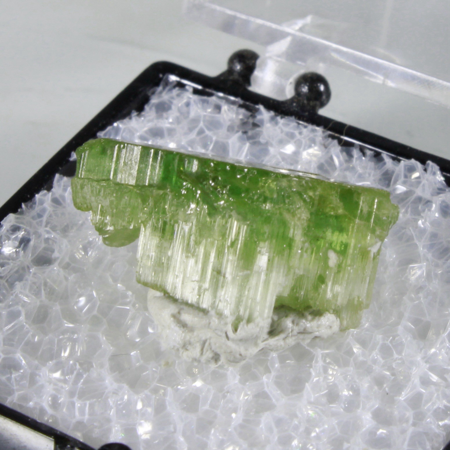 Gorgeous 13.6 ct. ELBAITE TOURMALINE SCEPTER - Urubu Mine, Minas Gerais, Brazil