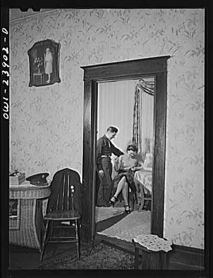 Photo:Buffalo New York Laura Frank Czaya 1910s Polish Couple Home Interior