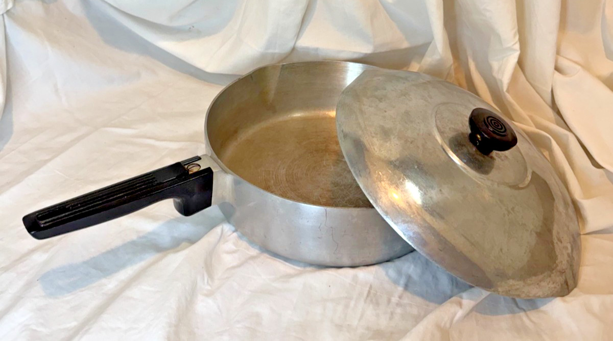 VTG Wagner Ware Sidney -O-Magnalite 4569-P Deep Chicken Frying Pan Skillet w/Lid VTG Wagner Ware Sidney -O-Magnalite 4569-P Deep Chicken Frying Pan Skillet w/Lid