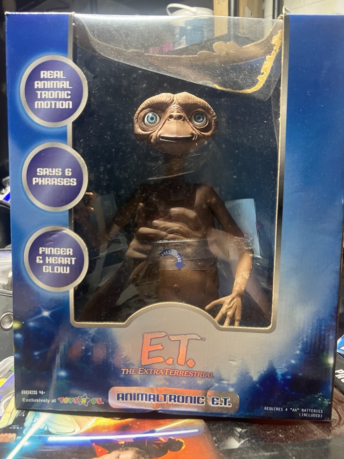 Toys R Us Exclusive E.T. The Extra-Terrestrial Animatronic, Sounds, Glow