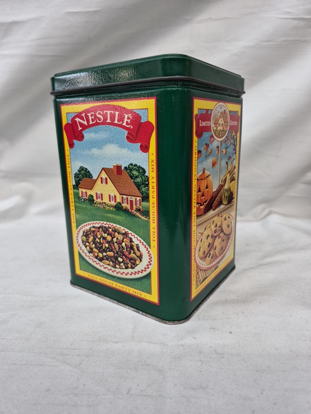 Vintage Nestle Toll House Limited Edition Green Metal Tin Cookies Party Mix