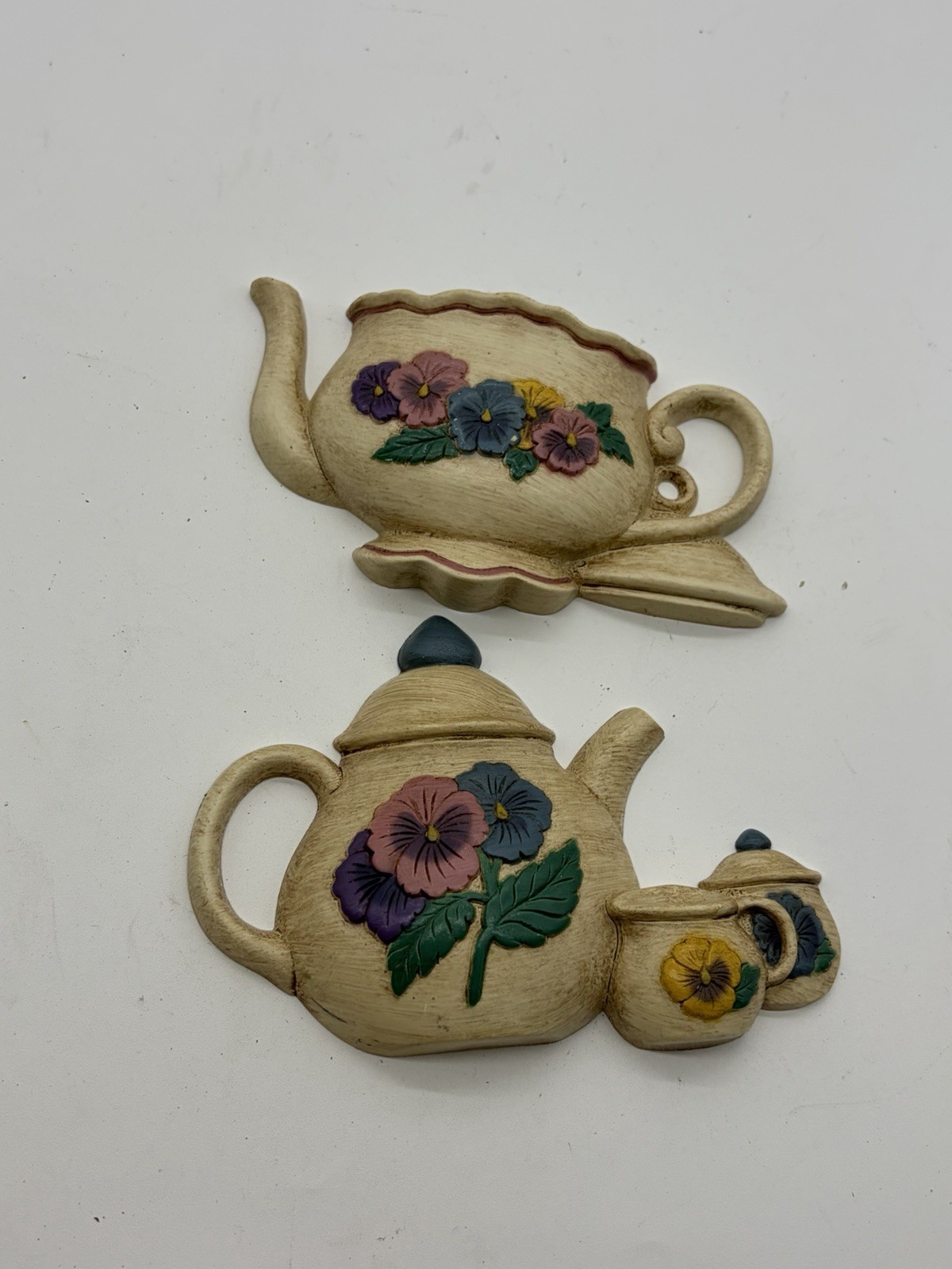 2 VTG Burwood Home Interiors Tea Pot Pansies Wall Plaque Decor Hanging Flowers