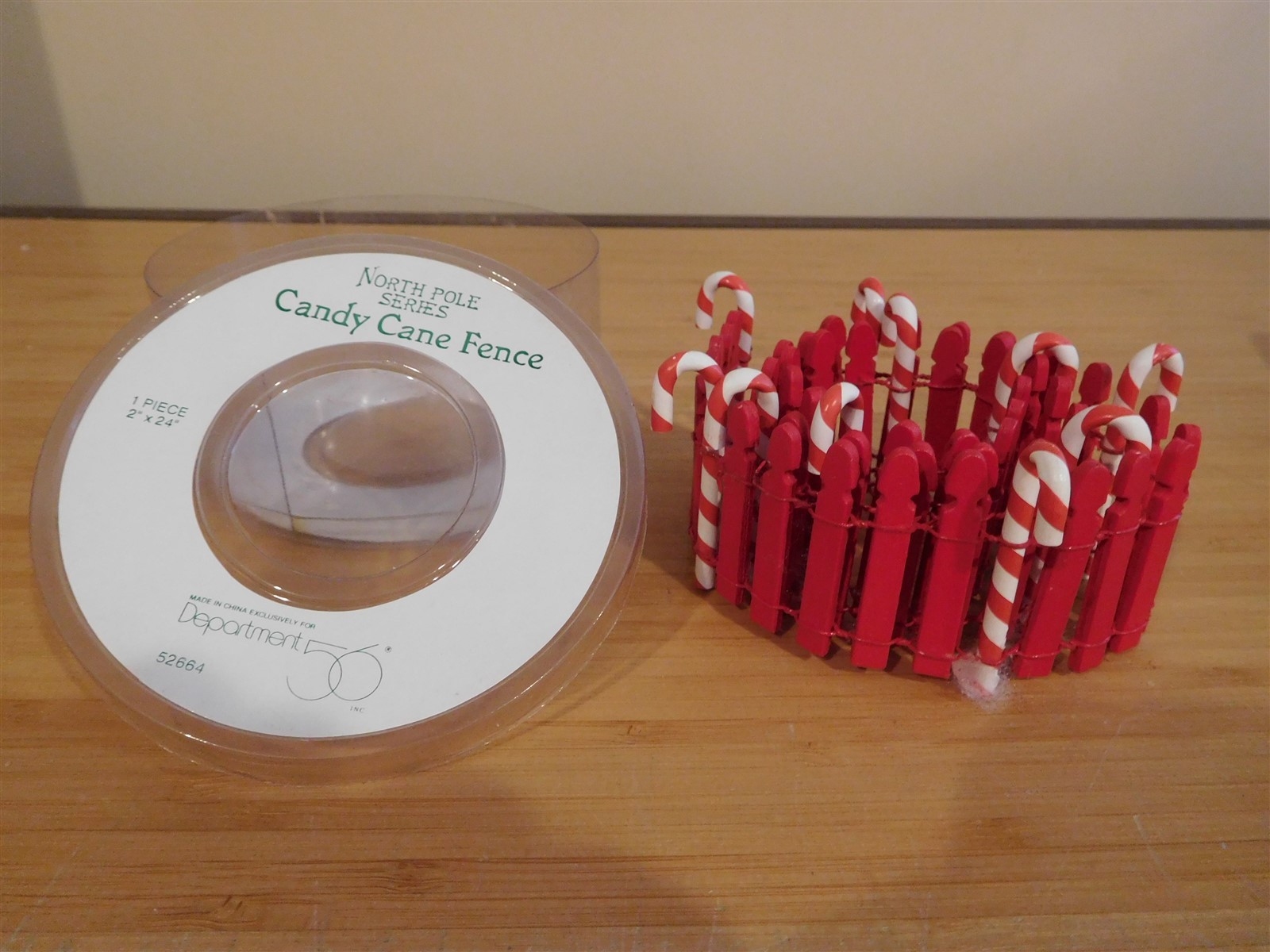 Dept 56 North Pole Accessory - Candy Cane Fence - #56.52664 - 
