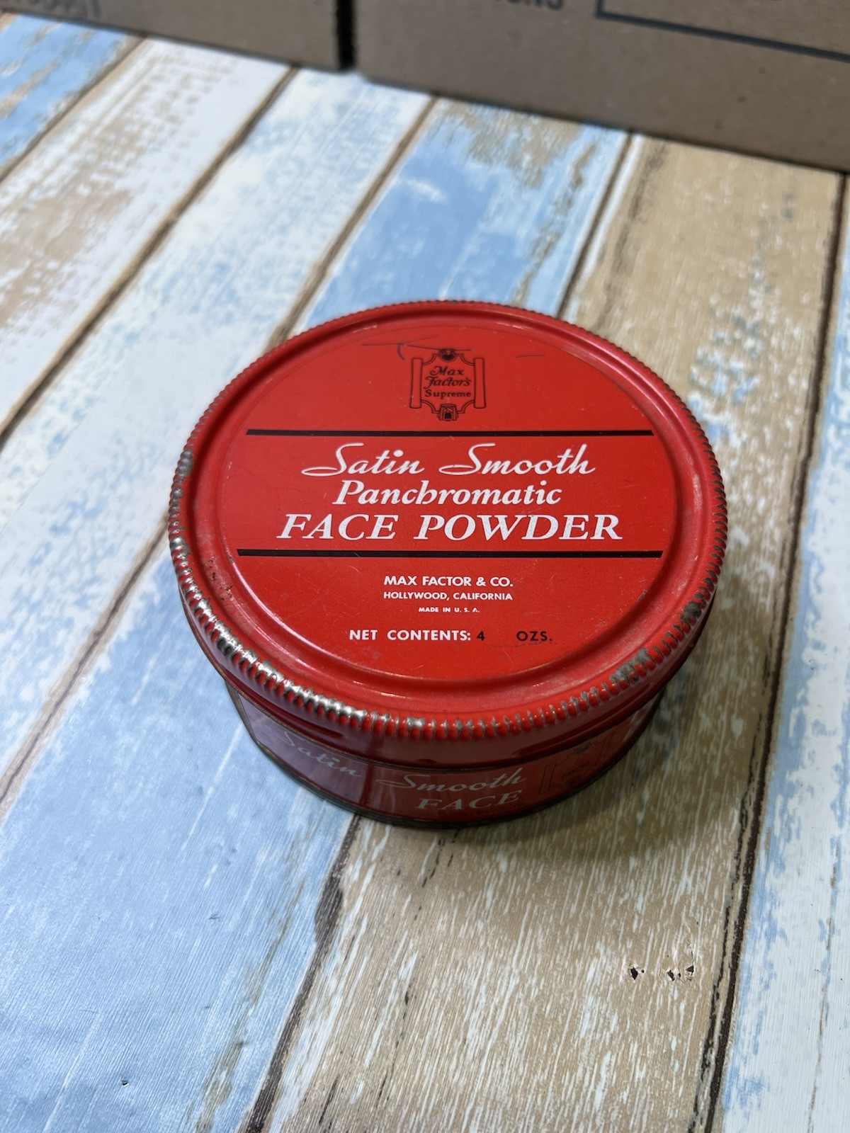Max Factor Supreme Satin Panchromatic Face Powder Tin 4 oz Hollywood