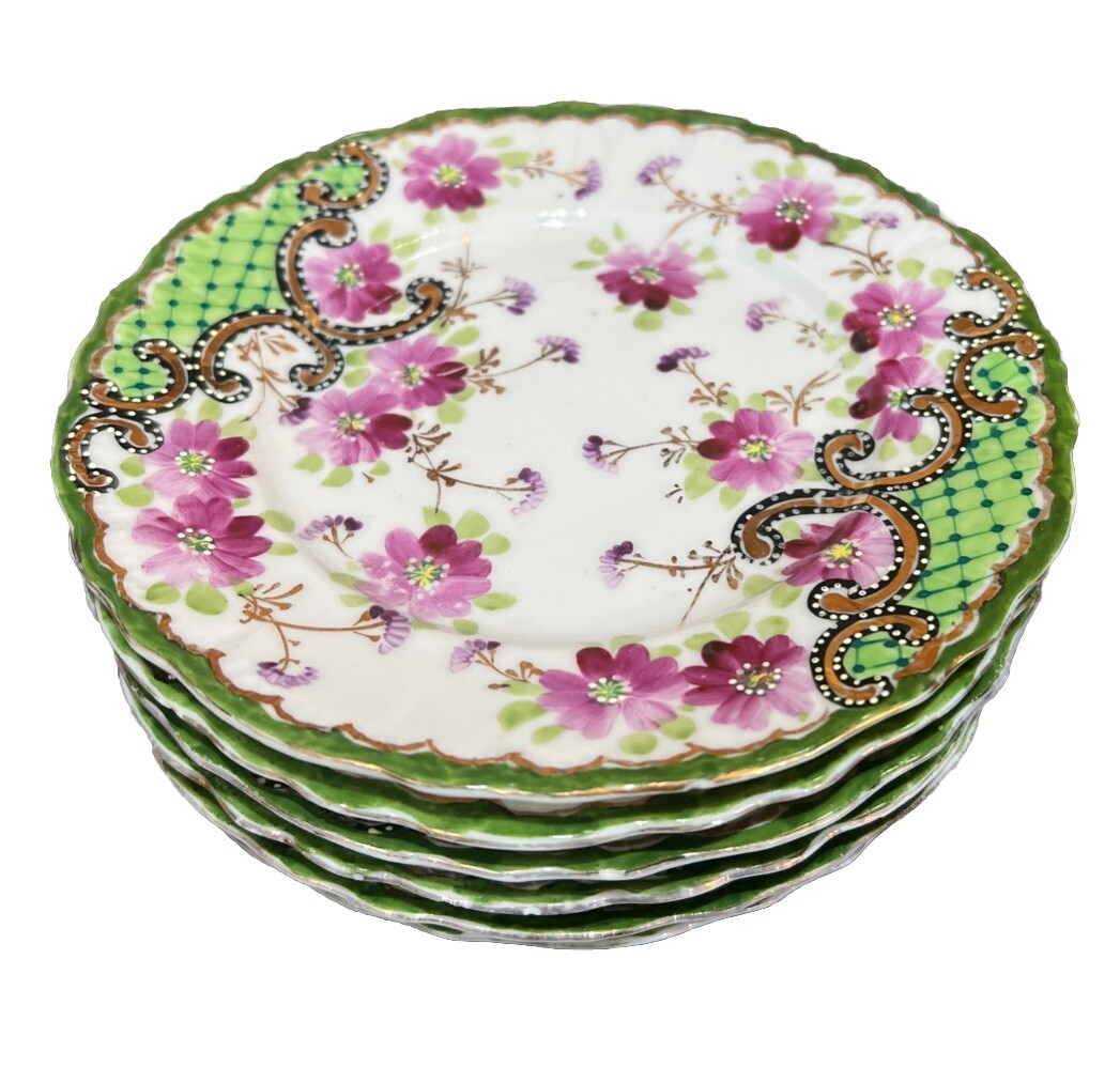 Vintage Hand Painted Floral 6” Plate in Pinks, Gold, Green Unmarked. Vintage Hand Painted Floral 6” Plate in Pinks, Gold, Green Unmarked.