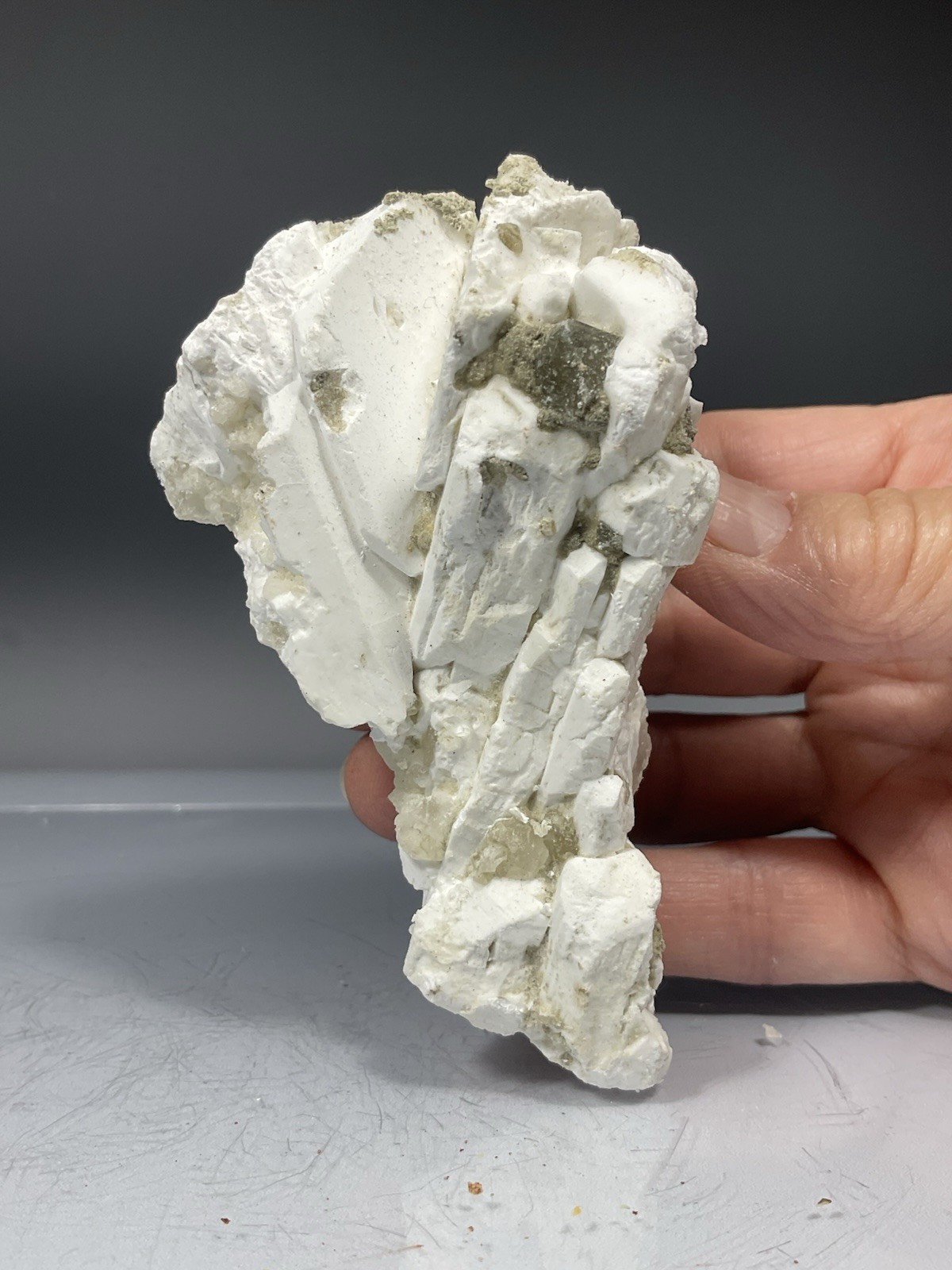SS Rocks- Tincalconite, Hanksite (Boron, California) 121g Phosphorescent SS Rocks- Tincalconite, Hanksite (Boron, California) 121g Phosphorescent