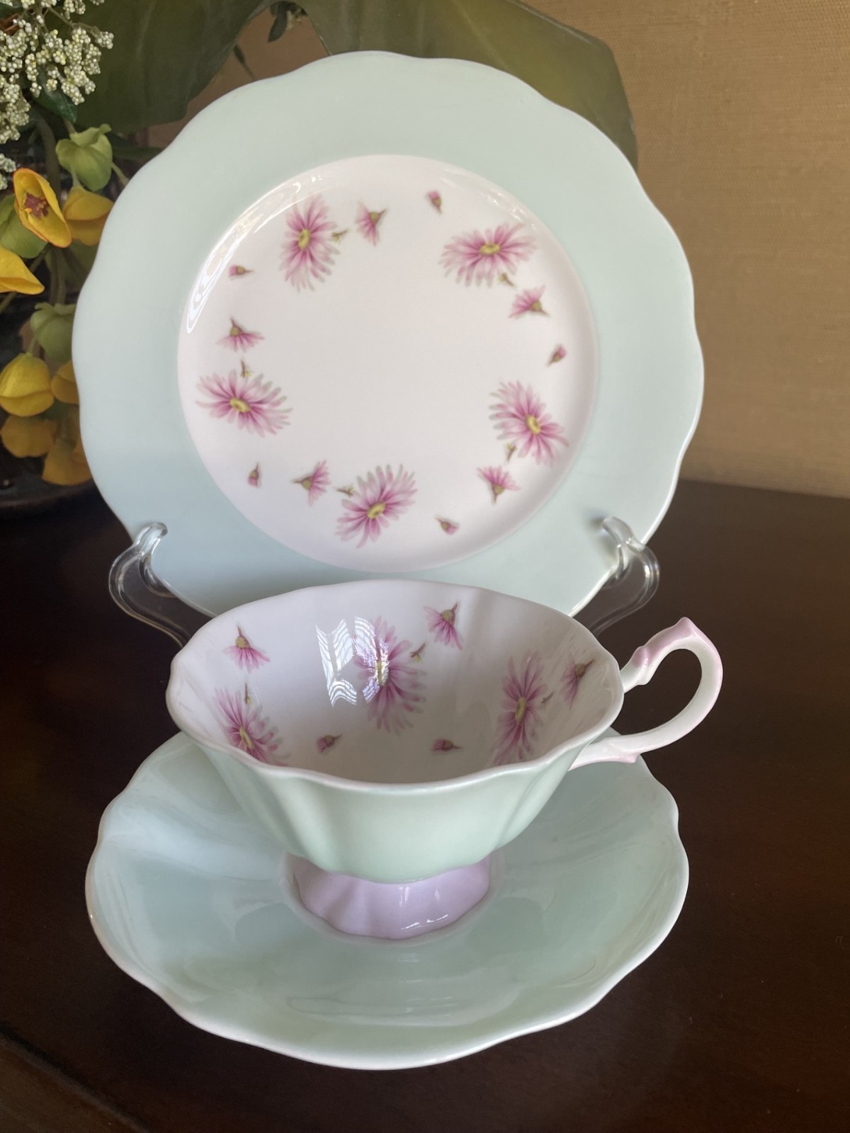 Vtg Queen Anne/Princess Anne Teacup & Saucer & Plate Trio Pastel Pink Teal Daisy