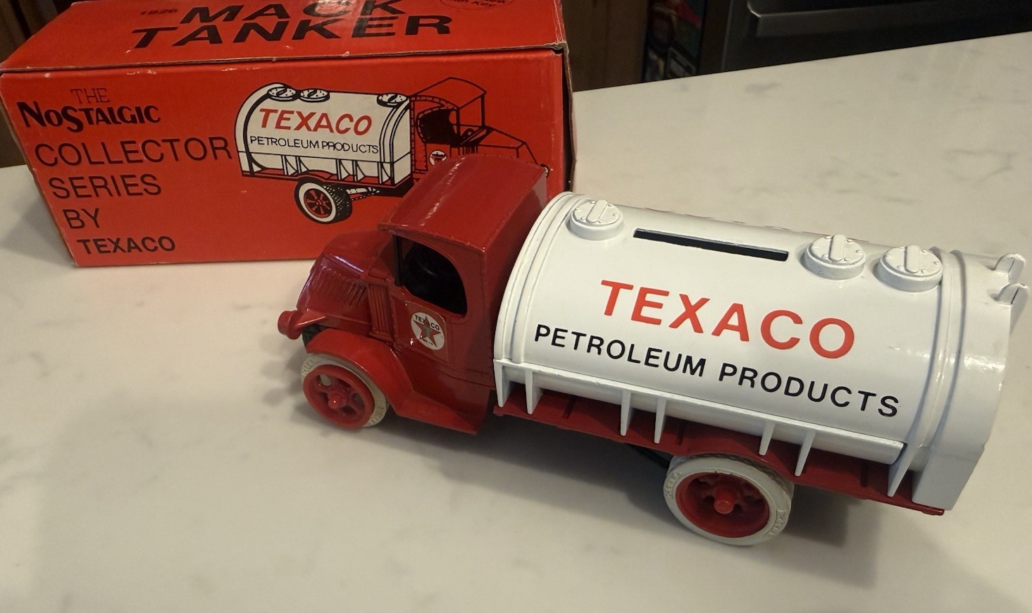 VTG 1985 ERTL Texaco 1926 Mack Tanker Bank #2 Stock#9238UO New Old Stock VTG 1985 ERTL Texaco 1926 Mack Tanker Bank #2 Stock#9238UO New Old Stock