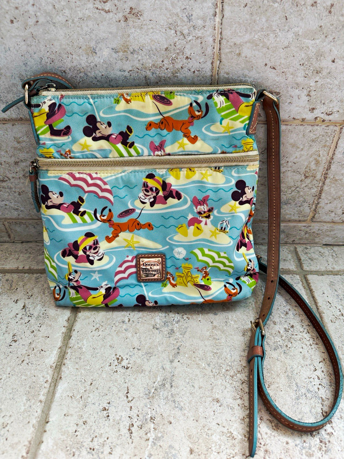 Rare Retired Disney Dooney & Bourke Beaches Nylon Crossbody Bag Aulani Fab 5