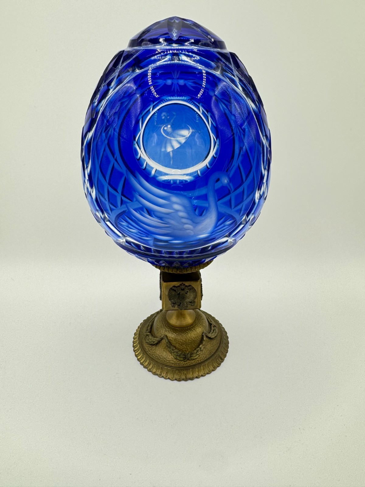 VTG FABERGE BLUE CUT TO CLEAR EGG ON STAND SWAN LAKE 7\