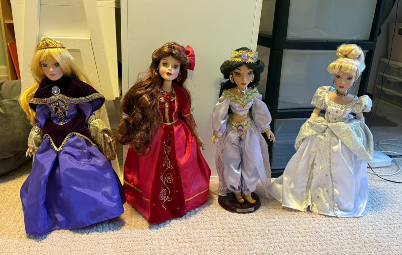 4 Porcelain Disney Princesses 