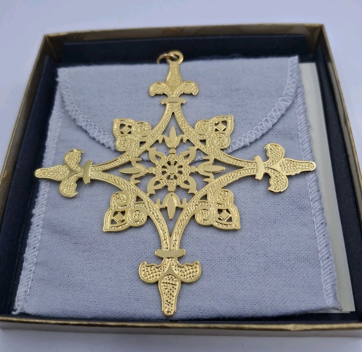 925 2009 Metropolitan Museum Of Art New York Star Ornament W/Gold Overlay 12.4g 925 2009 Metropolitan Museum Of Art New York Star Ornament W/Gold Overlay 12.4g