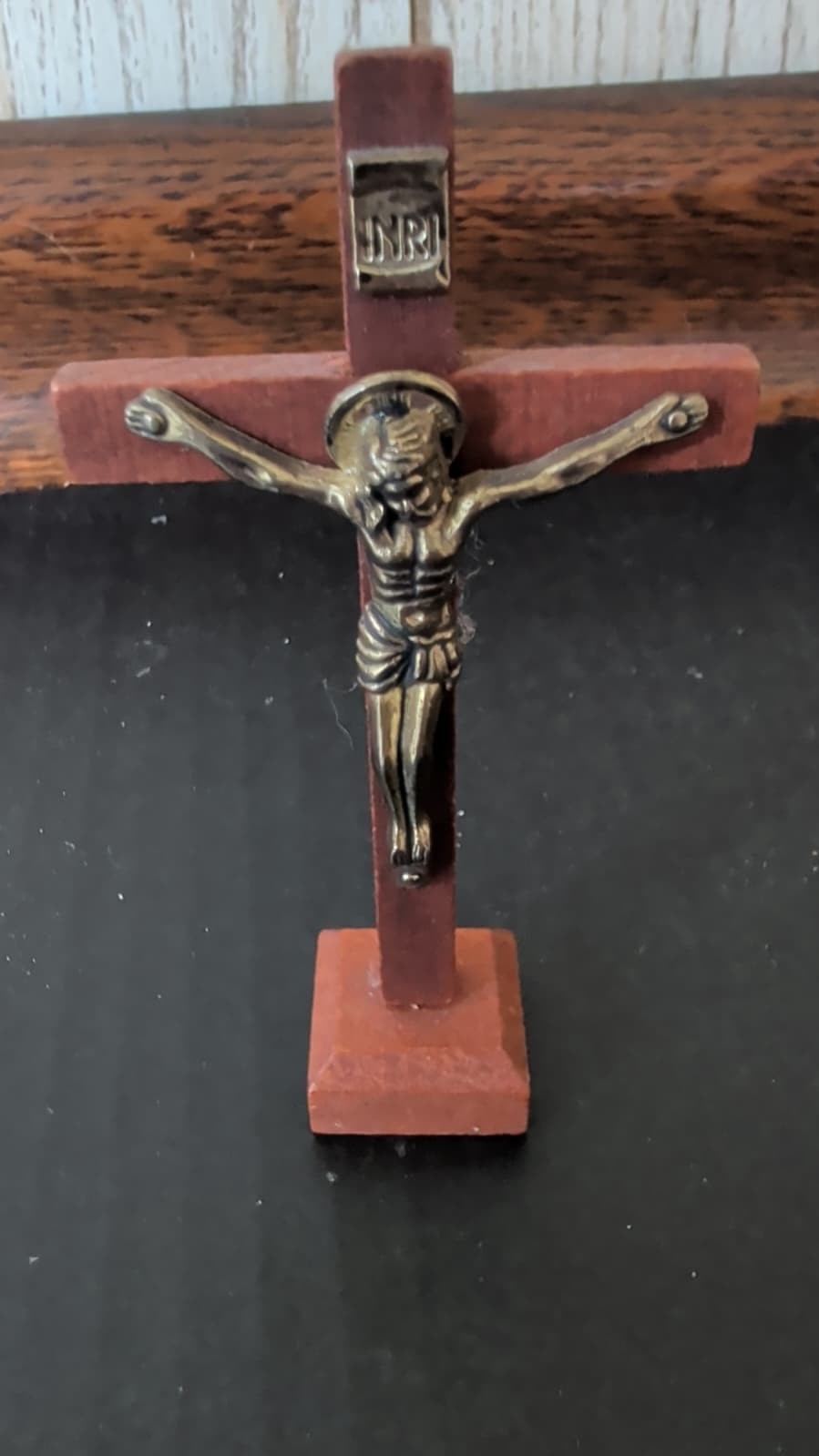 Vintage Wooden Brass Crucifix Cross Small 4.” Tabletop NO MAKERS NAME