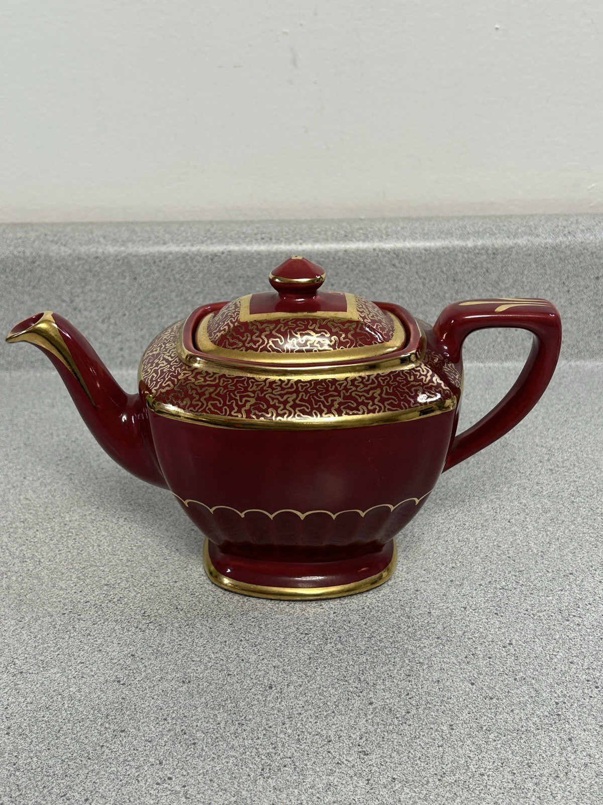 Vtg Mid-Century Burgundy Teapot w/ Gold Lace Trim Design Made In England #598