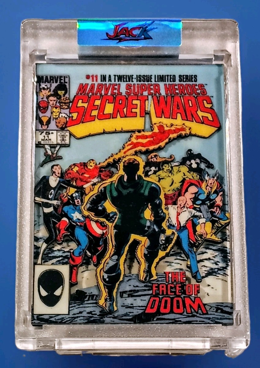 Secret Wars #11 Glow In The Dark Custom Cut & Stacked 3-D Trading Card + Case 