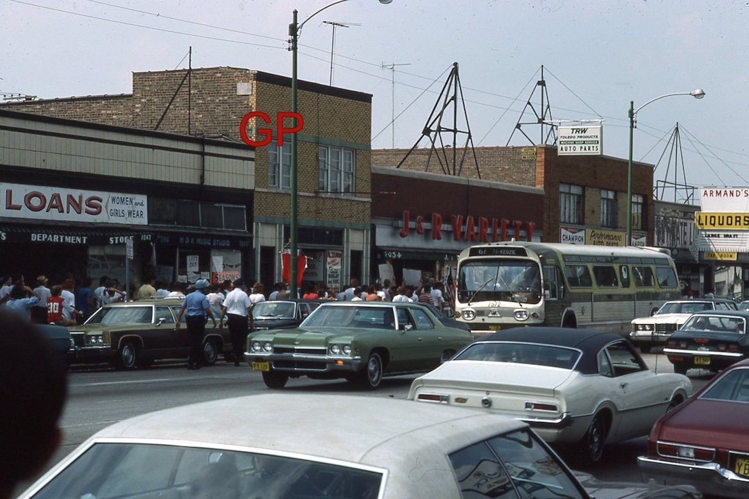 #XX159-a Old 35mm Slide Photo- Chicago Illinois Street Scene - 1975