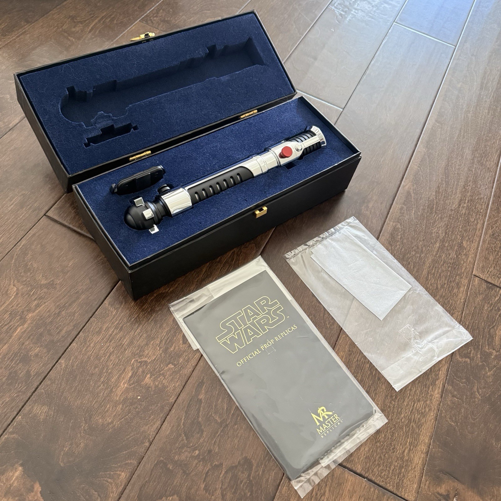 MASTER REPLICAS Obi-Wan Kenobi Lightsaber ATTACK OF THE CLONES Official Prop