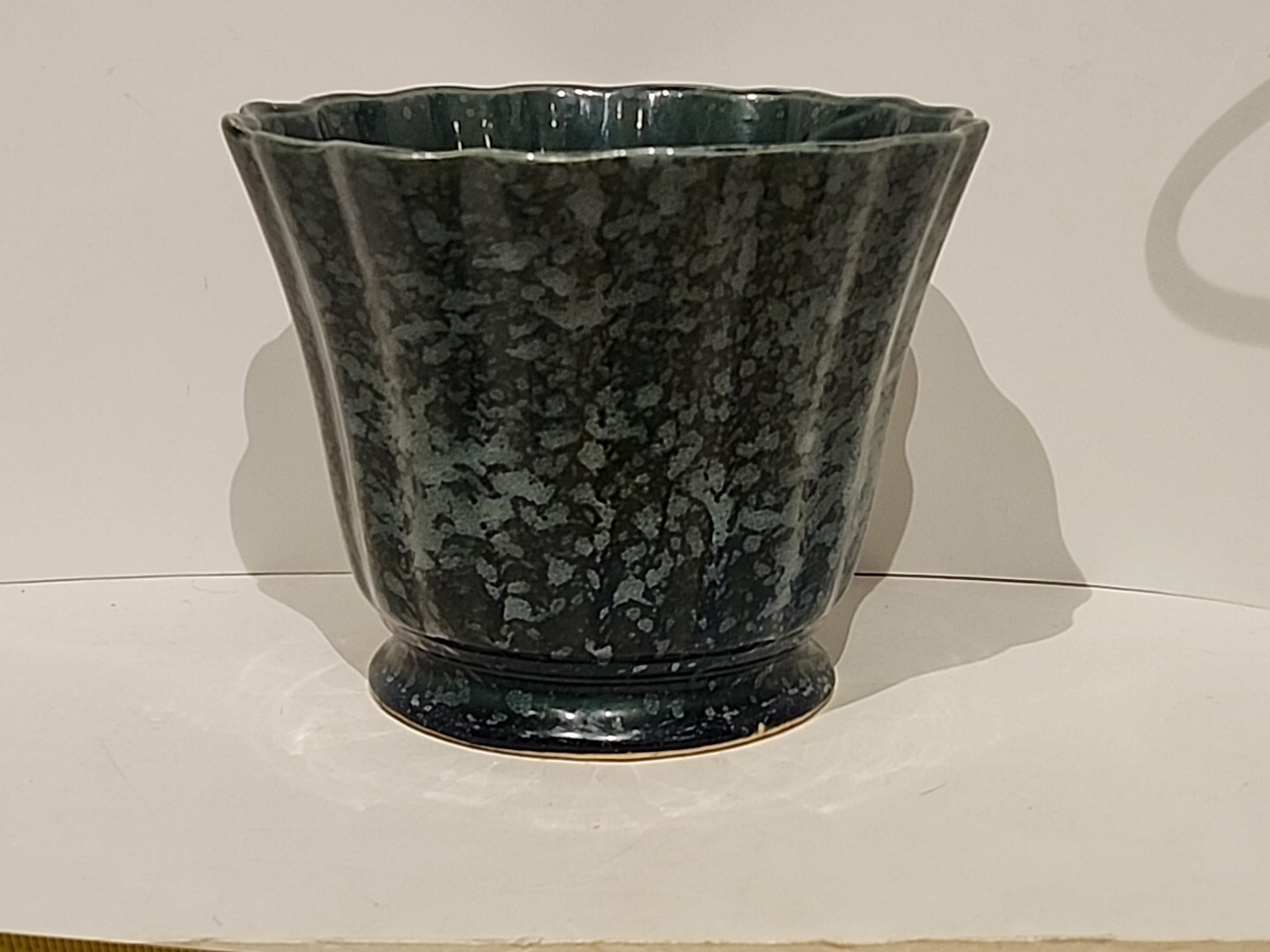 Vintage Brush 175-7 Ceramic Pottery / Planter 7in Wide X 5.5in Tall  4.6in Base