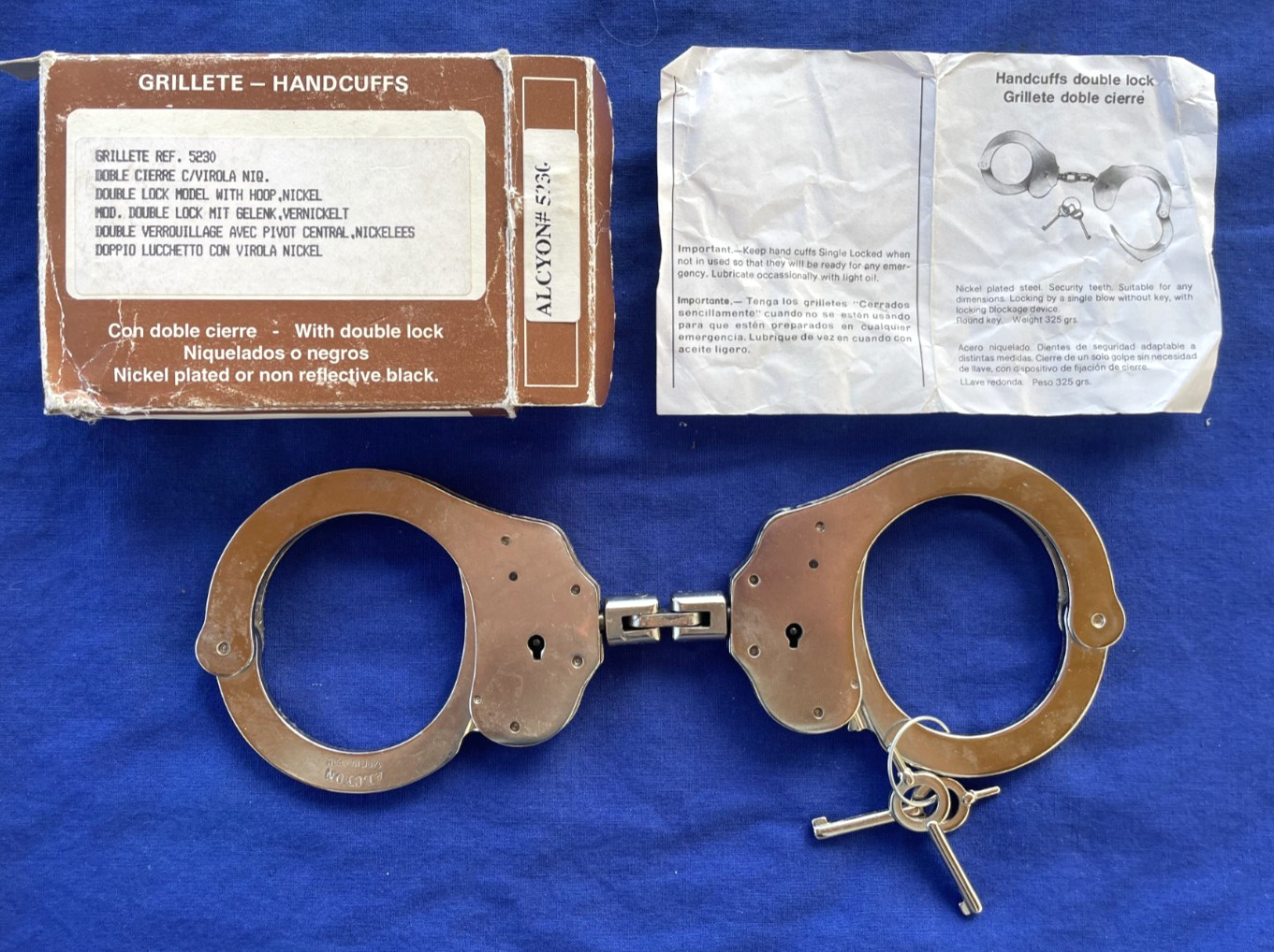 Vintage ALCYON DOUBLE LOCK NICKLE POLICE HANDCUFFS, 2 KEYS ORIGINAL BOX & PAPER Vintage ALCYON DOUBLE LOCK NICKLE POLICE HANDCUFFS, 2 KEYS ORIGINAL BOX & PAPER