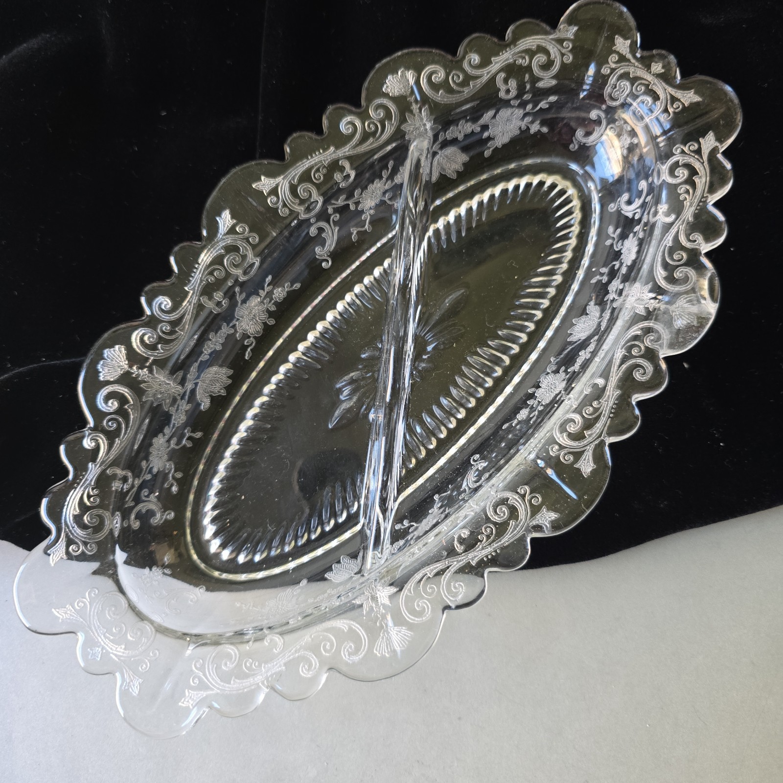 Vintage Cambridge Glass Chantilly Martha 2 Part Oval Floral Relish 8 Vintage Cambridge Glass Chantilly Martha 2 Part Oval Floral Relish 8