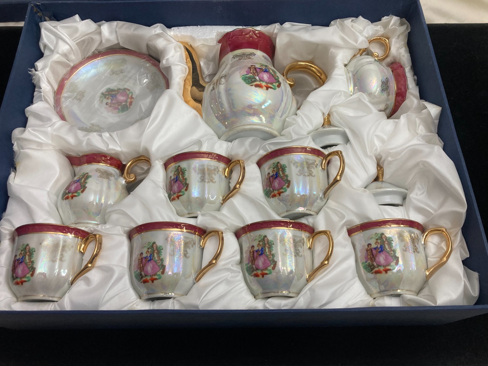 Vintage 17 Pc Fragonard Courting Couple Lusterware Tea Set NIB Gold Trim
