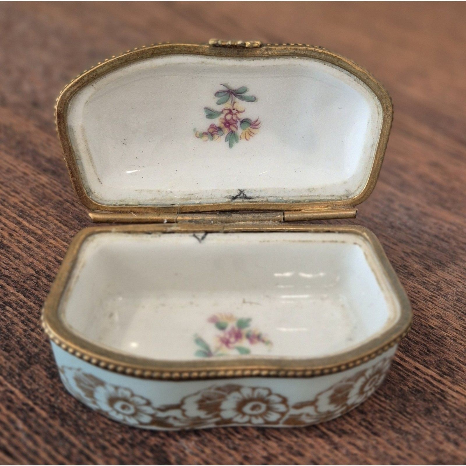 Vintage French Porcelian de Couleuvre Hinged trinket box As-is Project piece