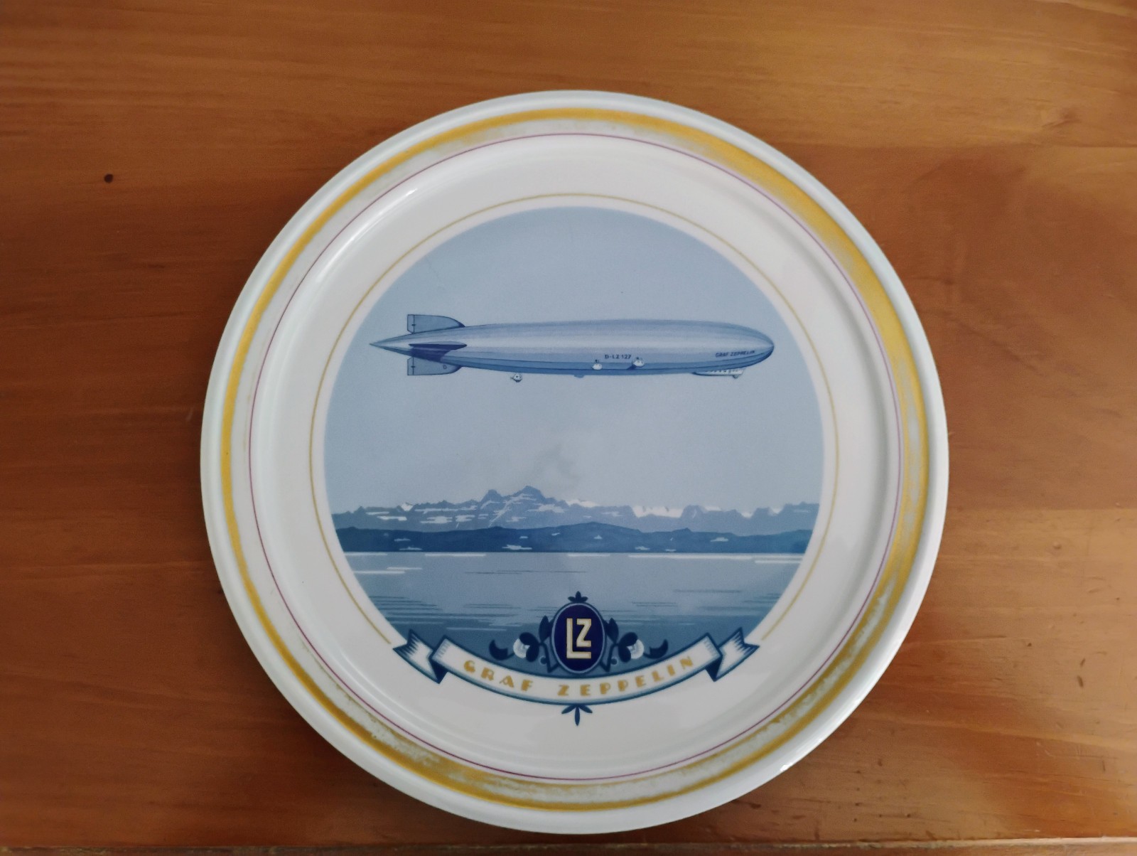 Graf Zeppelin commemorative plate