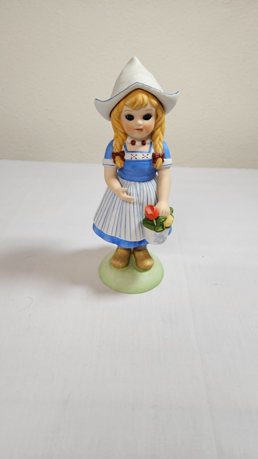 Vintage 1984 Enesco porcelain Katrina figurine