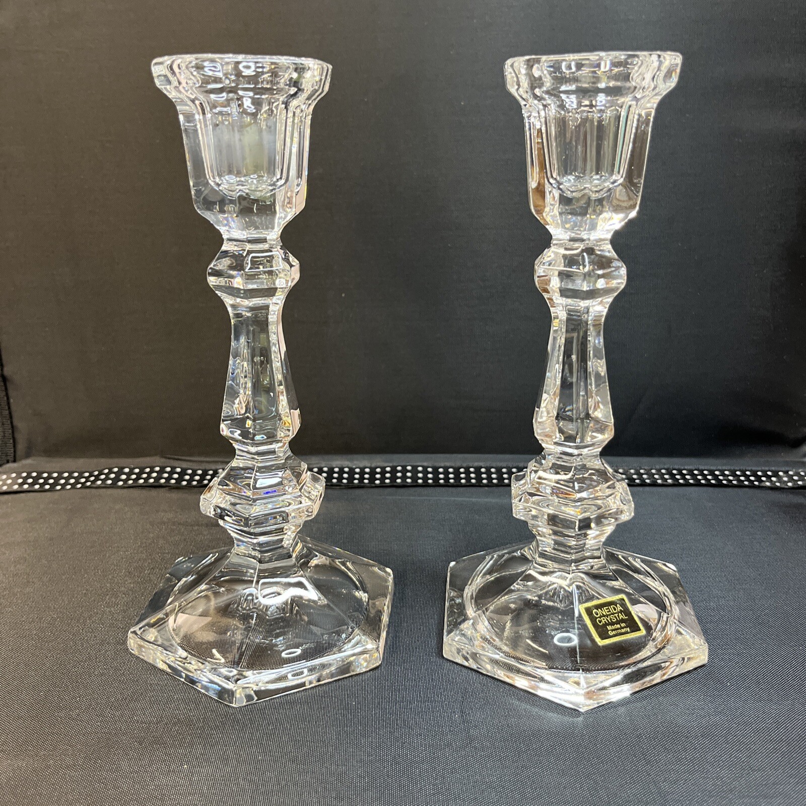 2 Oneida Lead Crystal Candlestick Holder Hexagon Base Vintage 7-1/4” Tall LOVELY 2 Oneida Lead Crystal Candlestick Holder Hexagon Base Vintage 7-1/4” Tall LOVELY