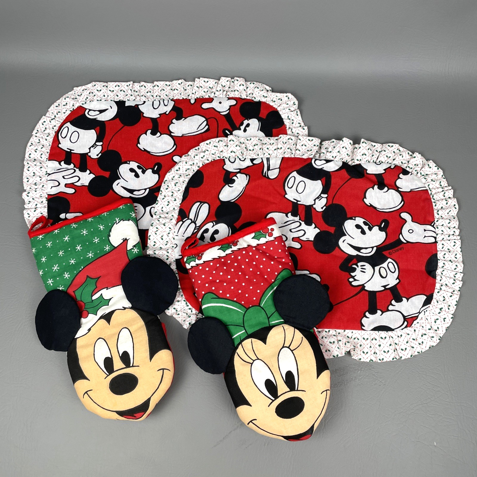 VTG Disney Christmas Mickey Mouse Minnie Placemats and Oven Mitts Kitchen Decor