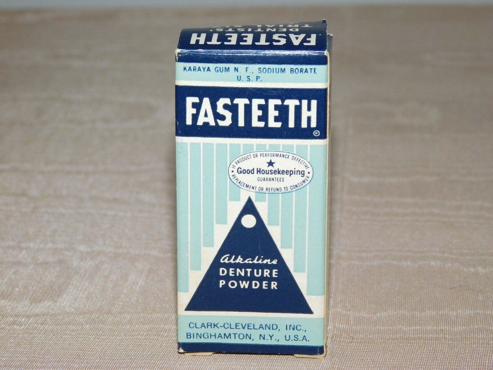 VINTAGE DENTIST MEDICINE FALSE TEETH FASTEETH DENTURE POWDER TIN IN BOX VINTAGE DENTIST MEDICINE FALSE TEETH FASTEETH DENTURE POWDER TIN IN BOX