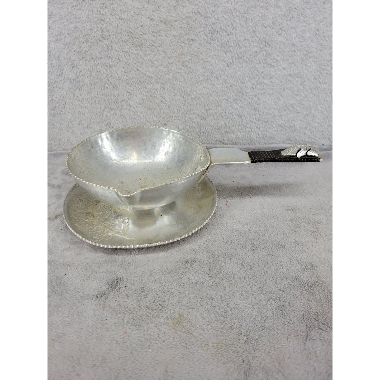 Vintage Silverlook Hammered Aluminum Sauce Gravy Boat Attached Underplate Leaf