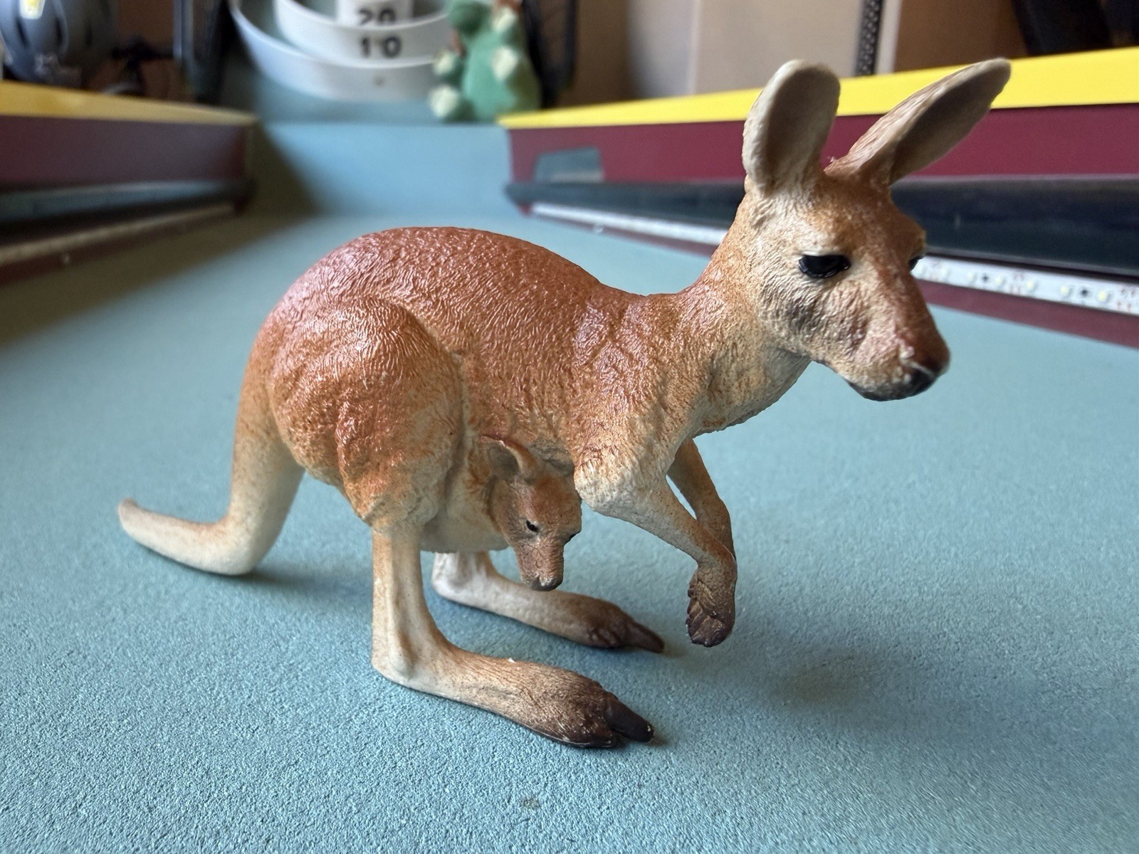 Schleich 2015 Red Kangaroo W/ Joey Figure 14689 Australia Wildlife Retired Toy