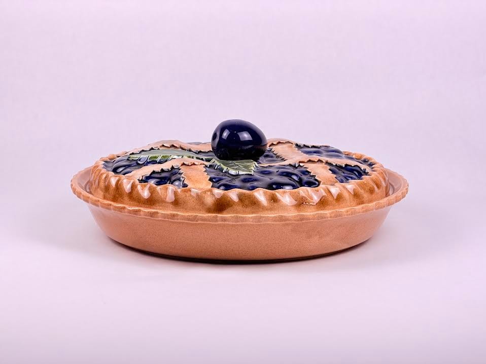 Vintage Sanor Ceramica Ceramic Blueberry Pie Keeper Dish w/ lid from Portugal Vintage Sanor Ceramica Ceramic Blueberry Pie Keeper Dish w/ lid from Portugal