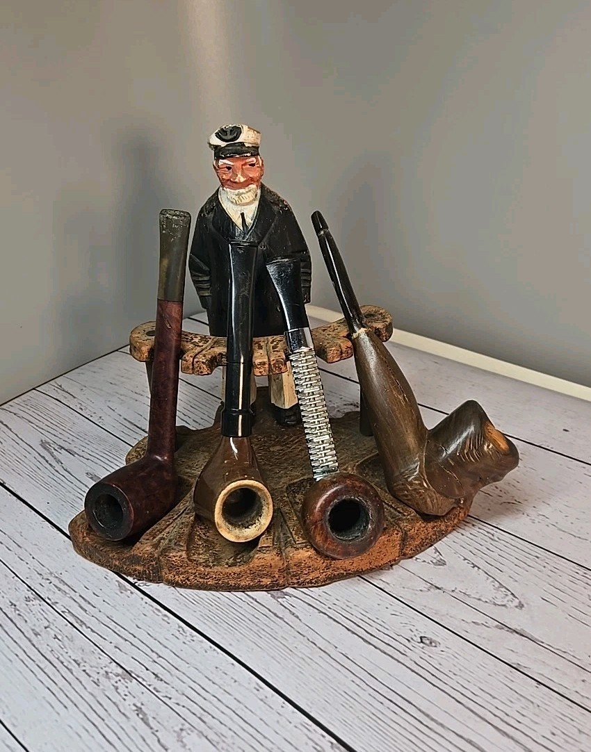 Vintage Hand-Painted Sea Captain Pipe Rest - Nautical Decor Syroco Wood