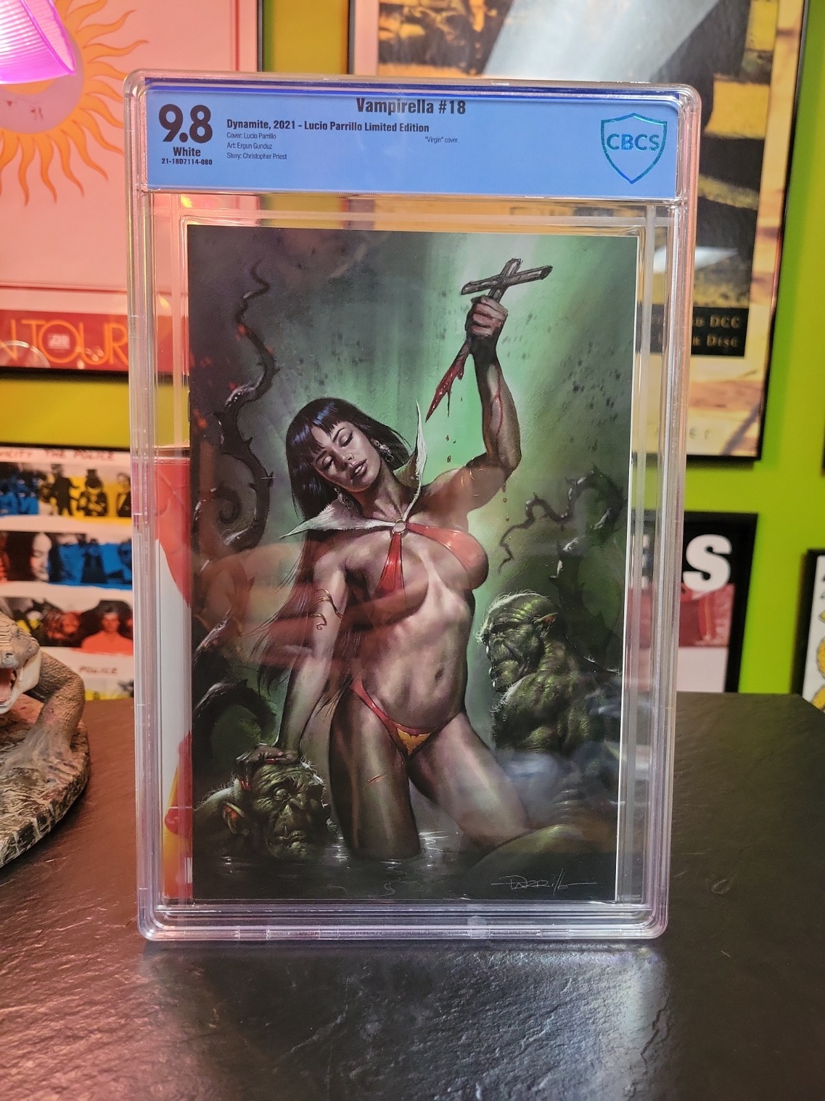 Vampirella #18 CBCS 9.8 Lucio Parrillo Limited Edition Virgin Variant... Vampirella #18 CBCS 9.8 Lucio Parrillo Limited Edition Virgin Variant...