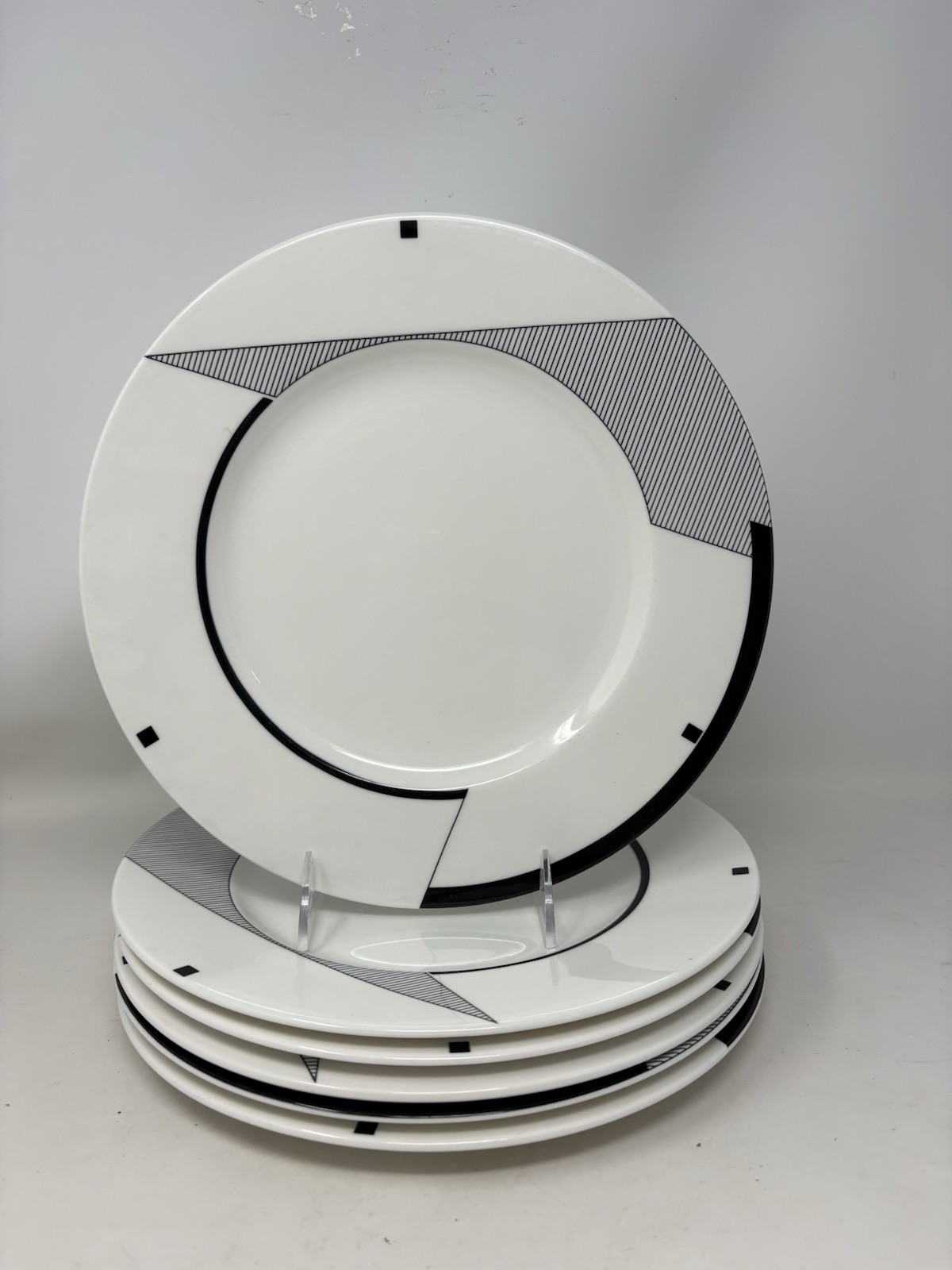 Mikasa Angles Dinner Plate 10 3/4”  HK200 Black And White