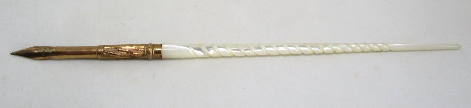 JB DAVIS Mother of Pearl Dip Pen w 10K Nib and GP Collar  5 7/8” lot 47k1