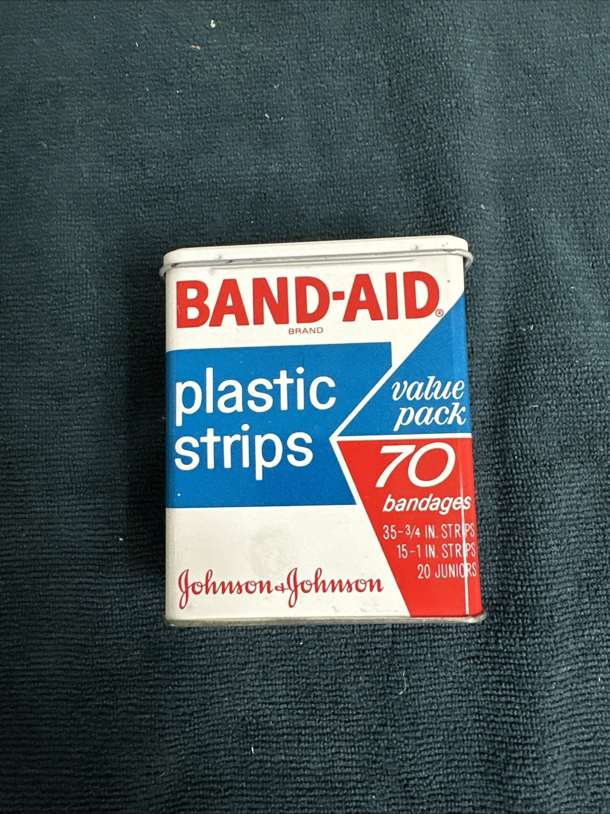 Vtg 1970s BAND AID Tin Value Pack 70 bandages Johnson & Johnson EMPTY Set Prop