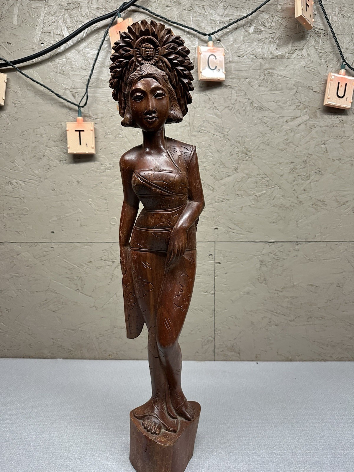 Vtg. Balinese Hand Carved Wooden Sculpture Woman in Traditional Attire Floral