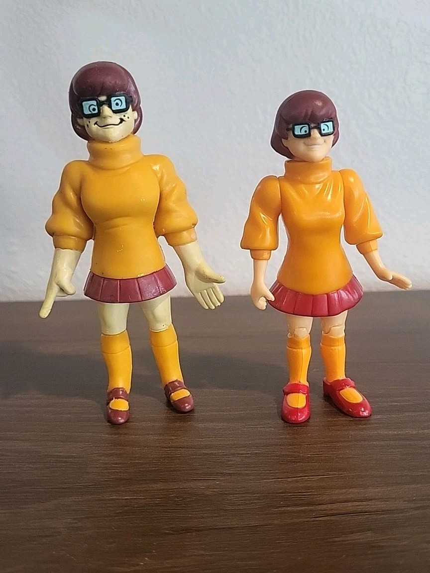 1999 HANNA BARBERA SCOOBY-DOO VELMA RUBBER 4.25\