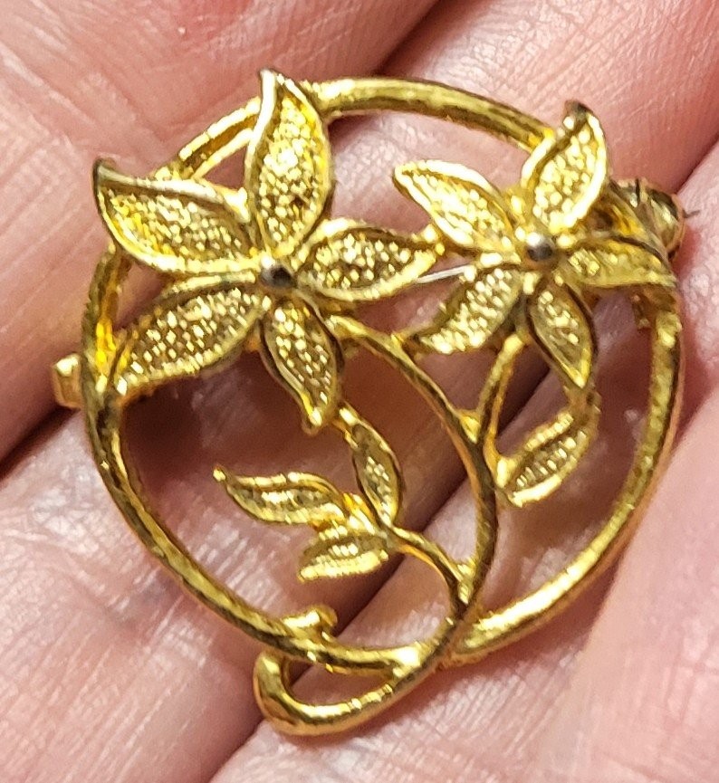 Vintage Gold Tone Floral Circle Brooch Pin Handmade Textured Design