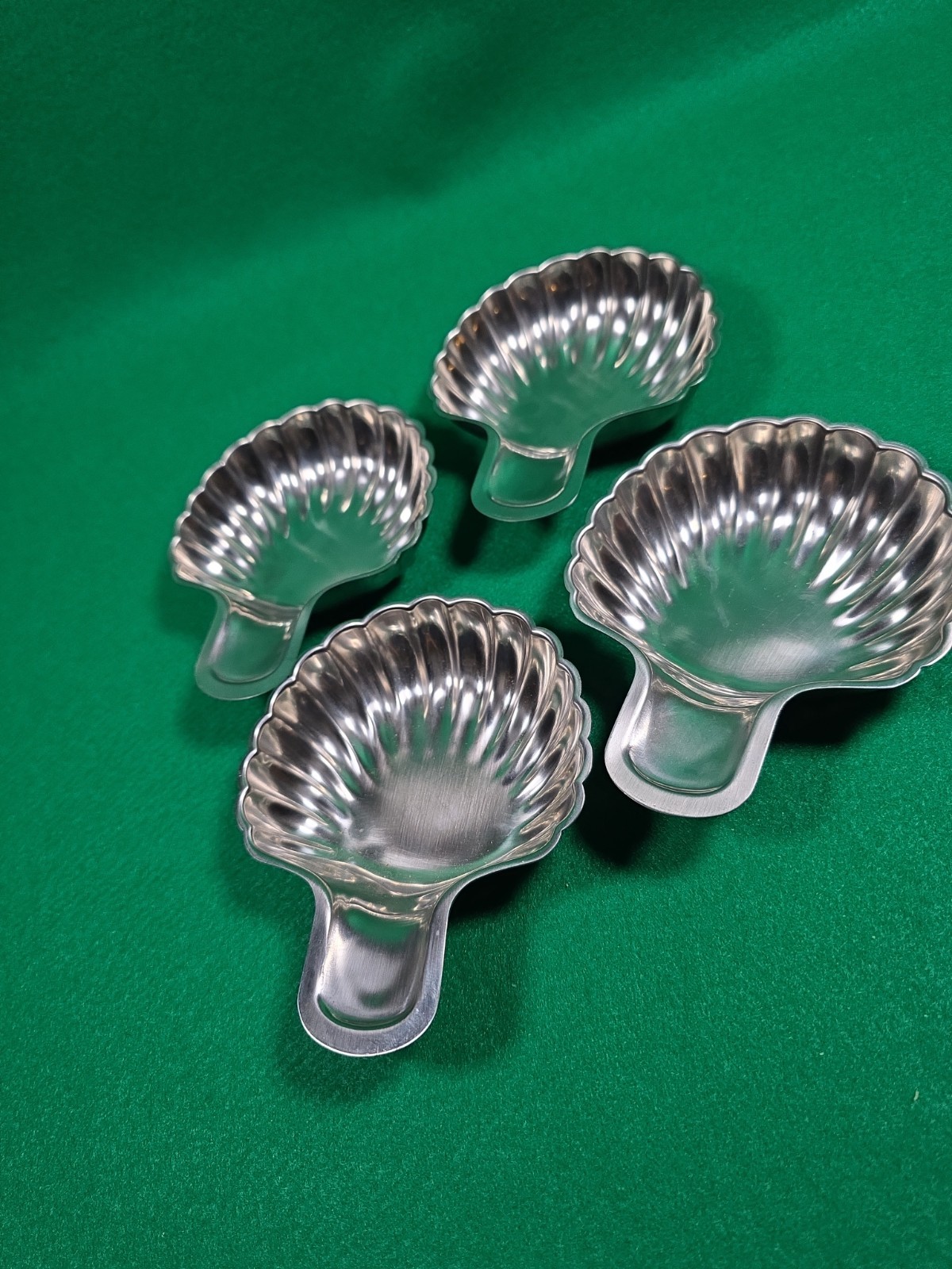 International 18/10 Shell Dish Silverplate 6
