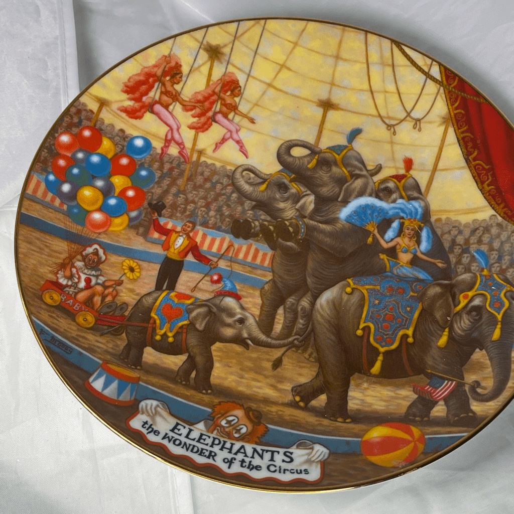 VTG Ringling Bros. & Barnum & Bailey Circus elephant plate.