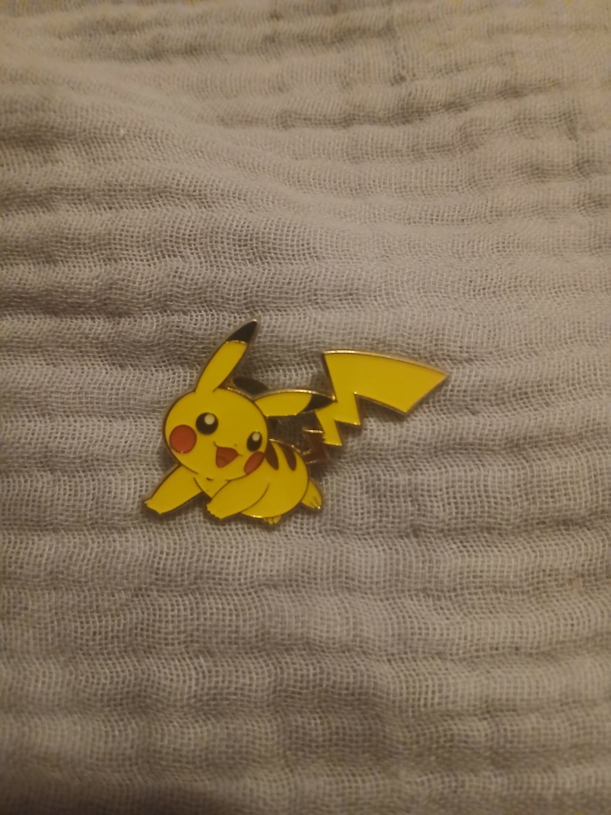 Collectible Pikachu Pin From 2017\'s Shining Legends Pin Collection Box. 📌 ONLY