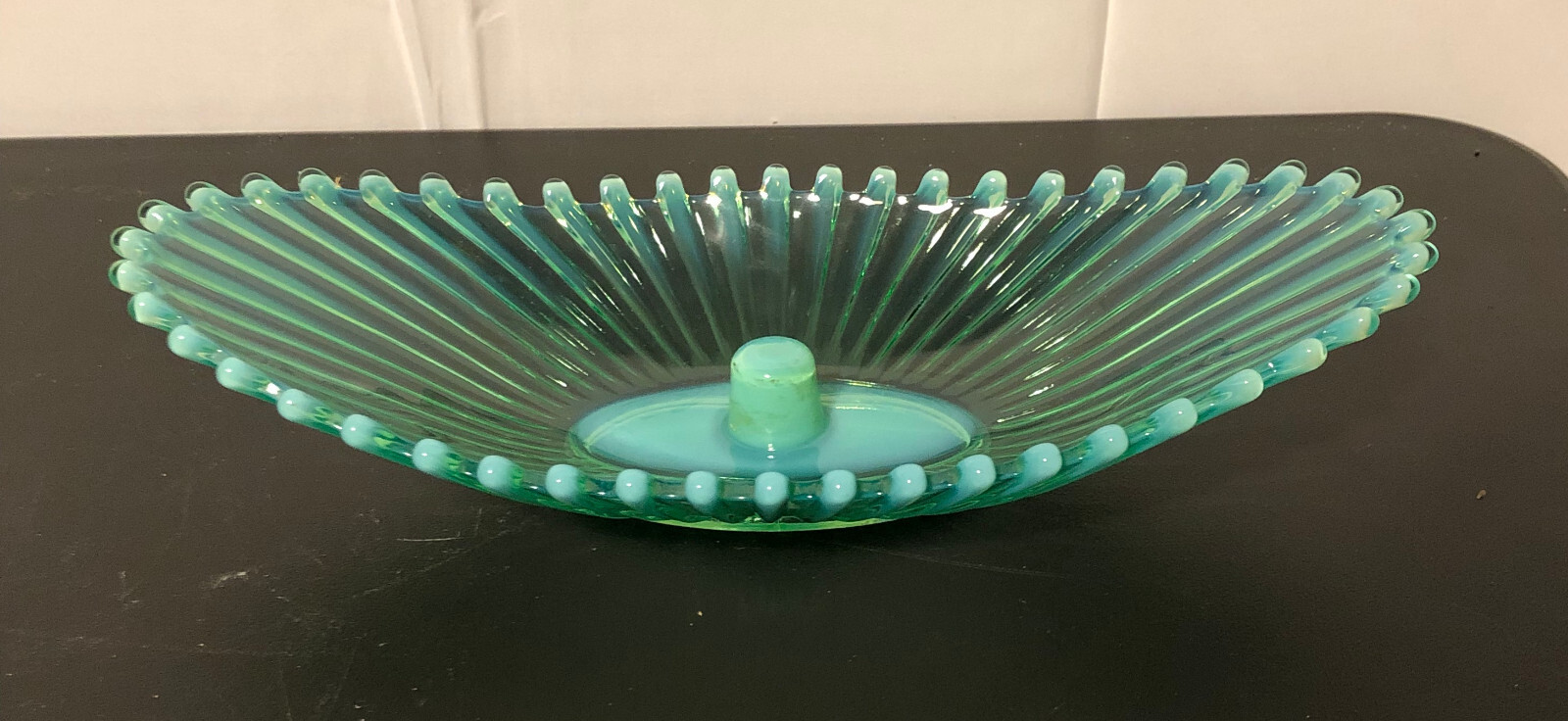 Vintage Green Glass Oval Opalescent Ribbed Centerpiece Bowl/Dish