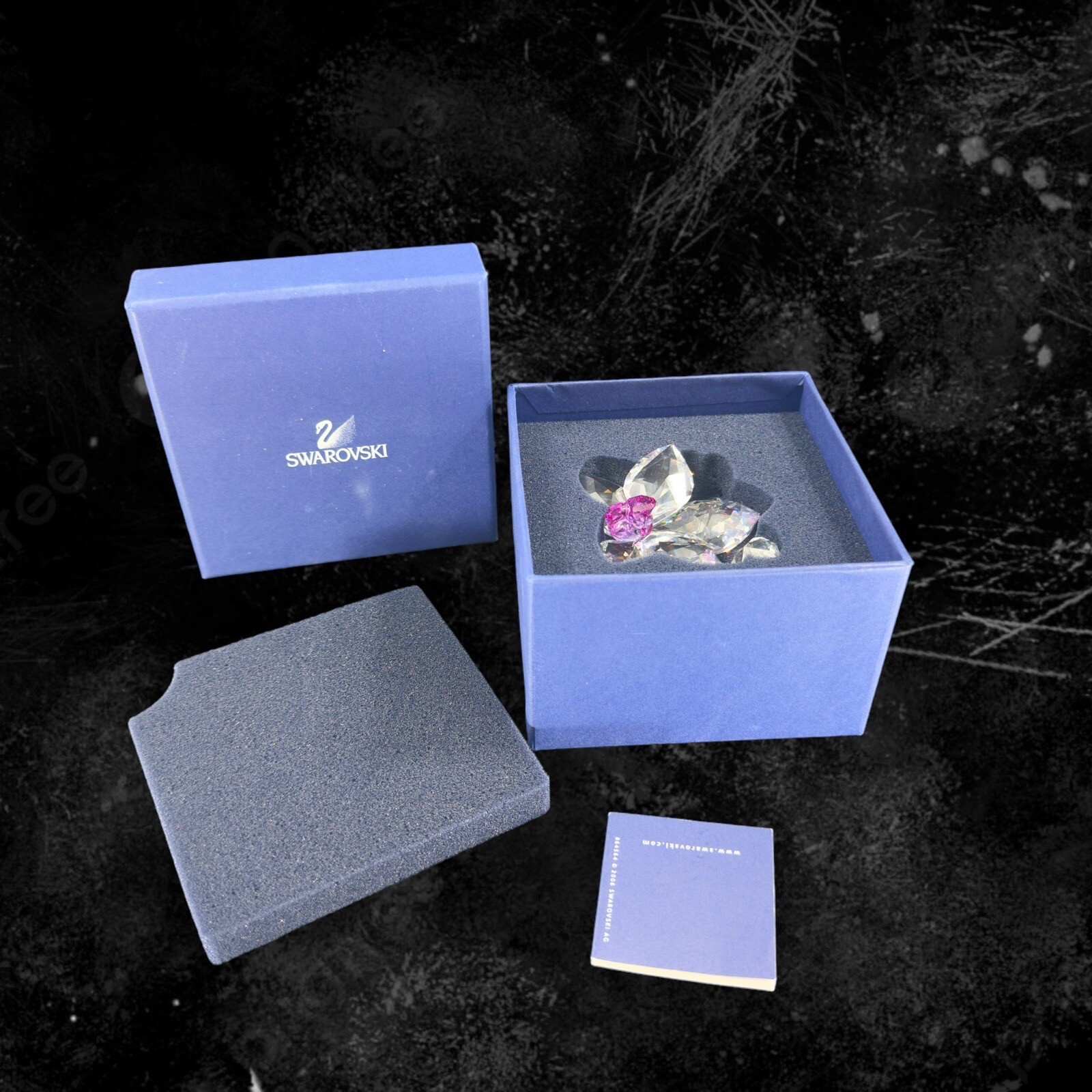 Swarovski Crystal Pink Fuchsia Orchids on Vine 864443 2006 Glass Figurine W Box Swarovski Crystal Pink Fuchsia Orchids on Vine 864443 2006 Glass Figurine W Box