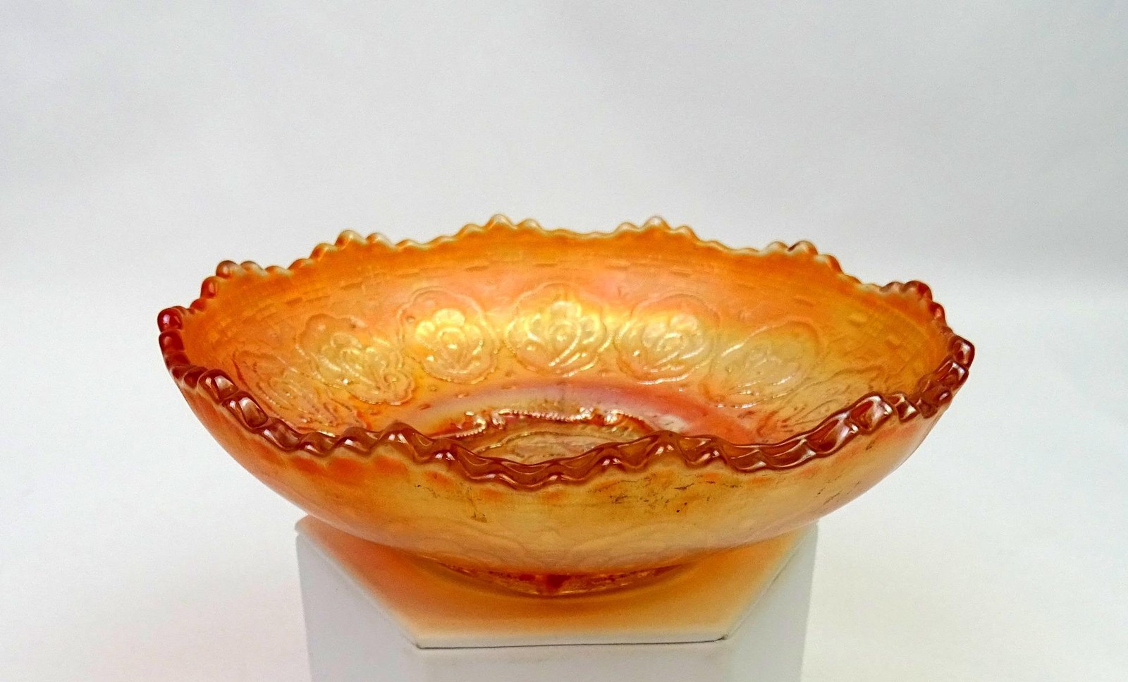 Fenton Carnival Glass Iridescent Marigold Persian Medallion 5 1/4\
