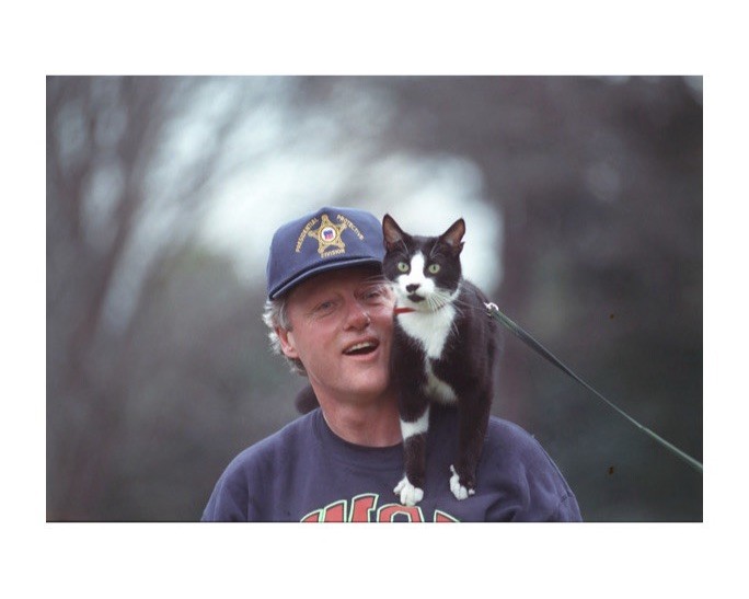 Bill Clinton Socks the Cat White House Jogging 4x6 Glossy Photo 1993